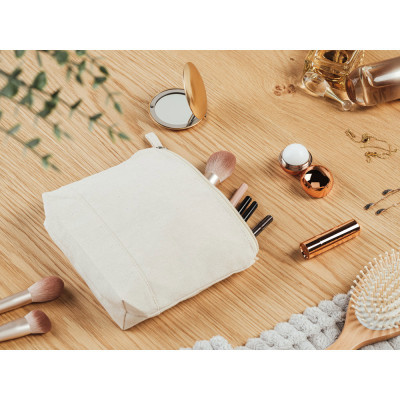 SCARLETT. Lip Balm in mirror finish metal case